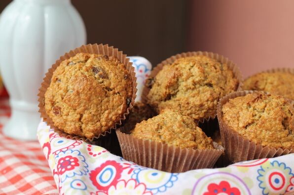 Almond Oatmeal Muffins - A flavorful dessert for weight loss on the Mediterranean diet