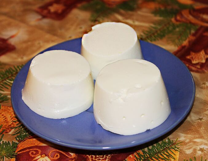 Curd jelly is a delicious dessert in the Dukan diet menu